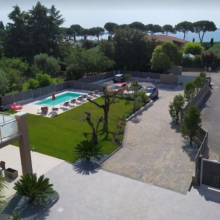 Garda Bloom Holiday Apartments Padenghe sul Garda Exterior photo