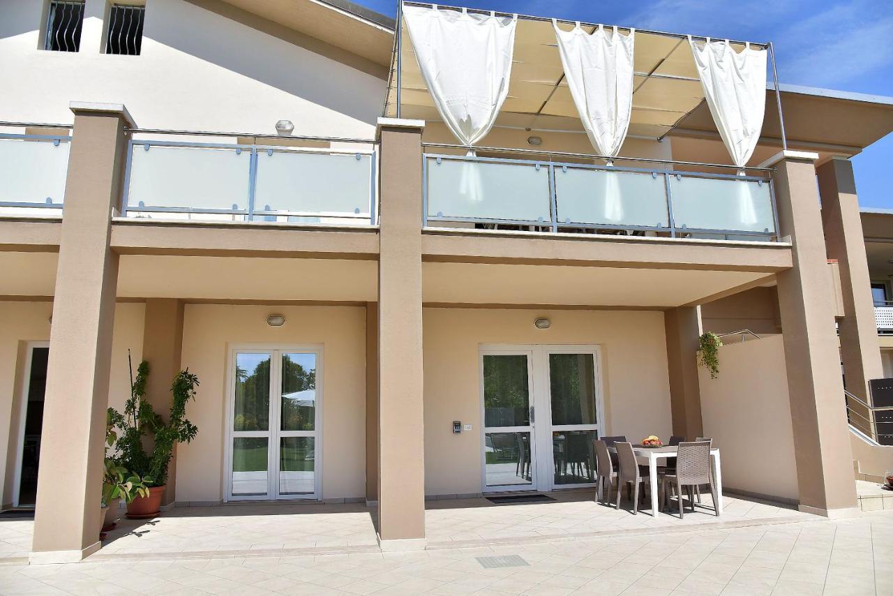 Garda Bloom Holiday Apartments Padenghe sul Garda Exterior photo