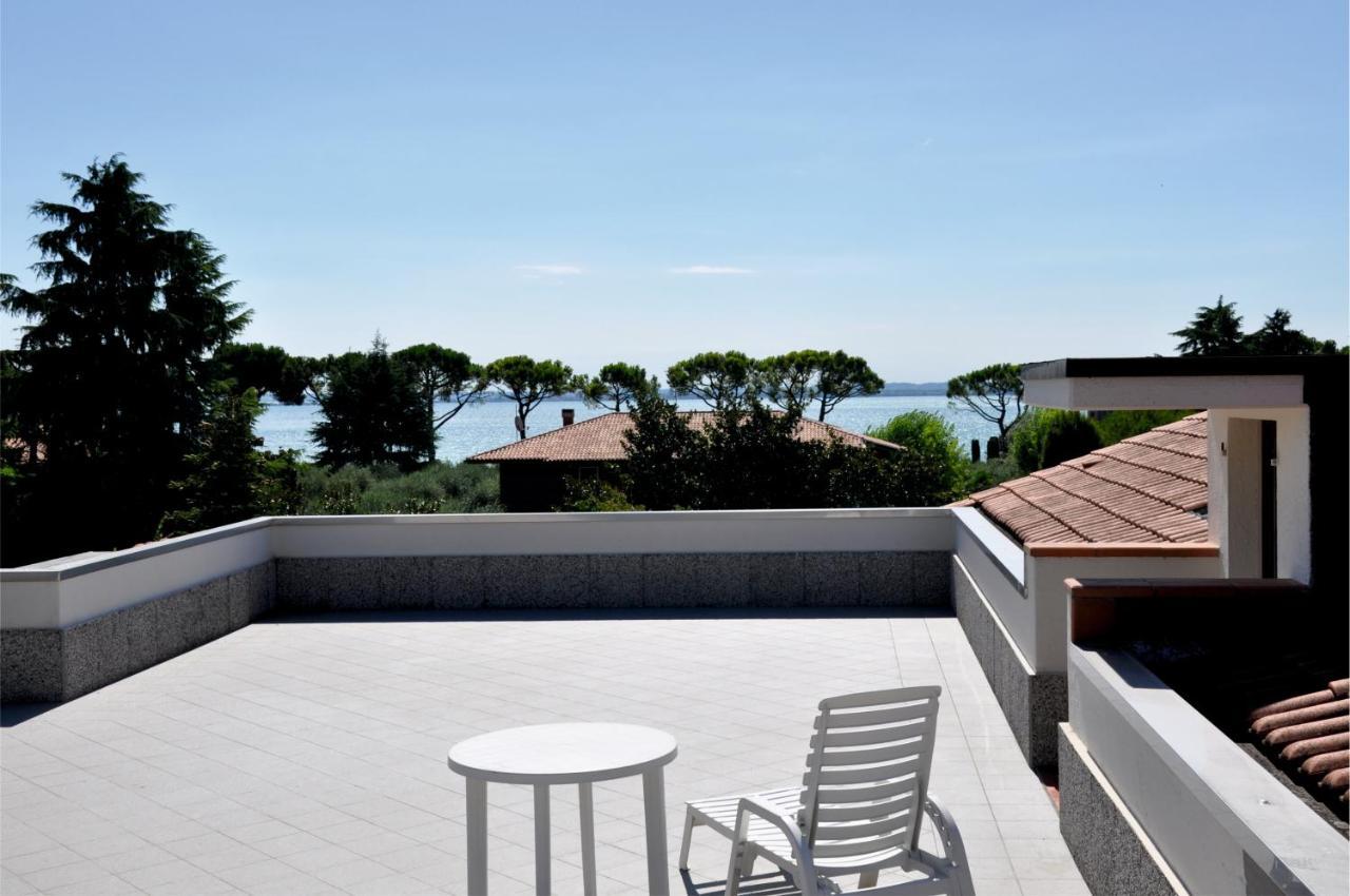 Garda Bloom Holiday Apartments Padenghe sul Garda Exterior photo